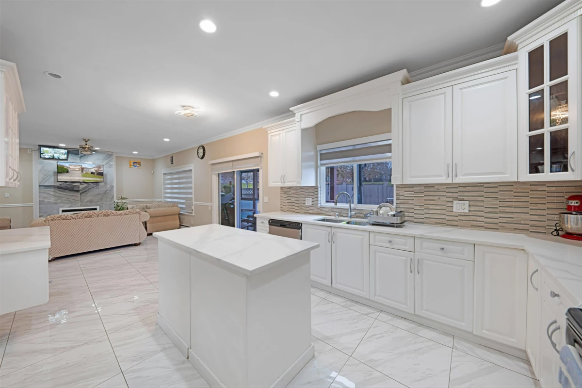 Primary Bathroom Photo of 14621 81a Avenue, Surrey, BC