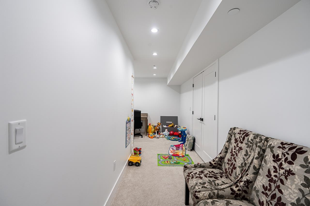 Front Yard Photo of 23091 134 Loop, Maple Ridge, BC