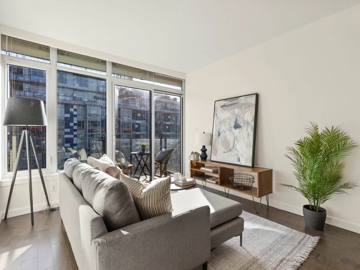 Living Room Photo of 608 38 W 1st Avenue, Vancouver, BC