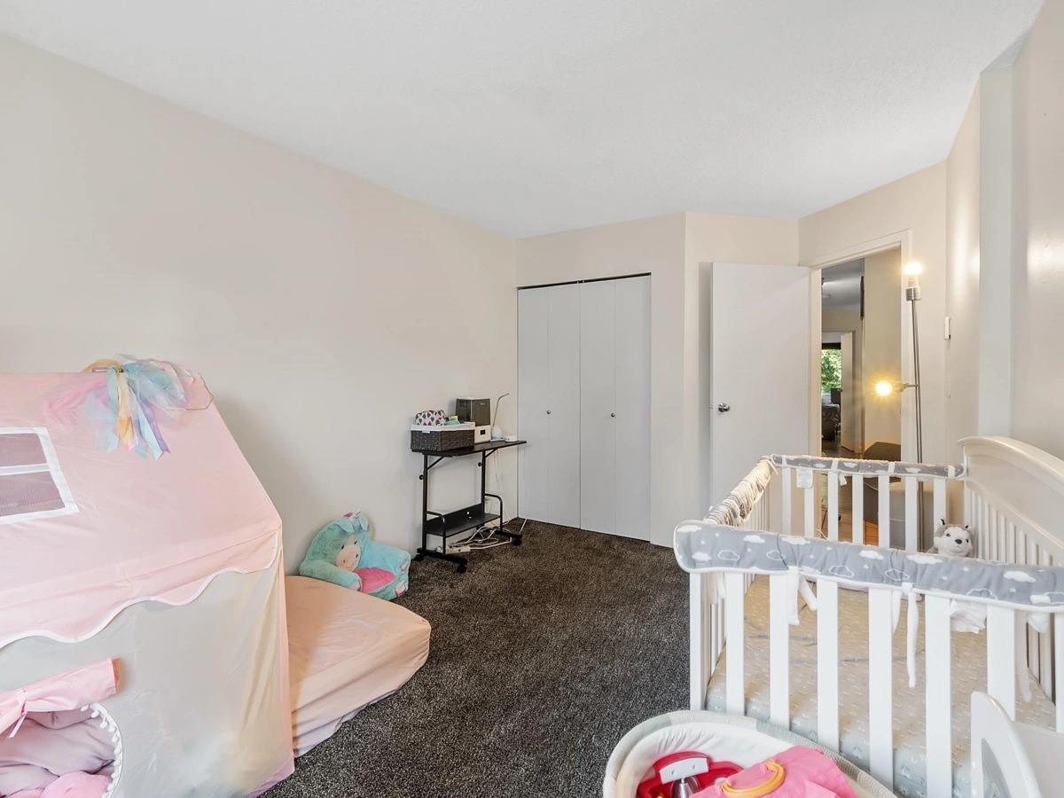 Living Room Photo of 1615 10620 150 Street, Surrey, BC