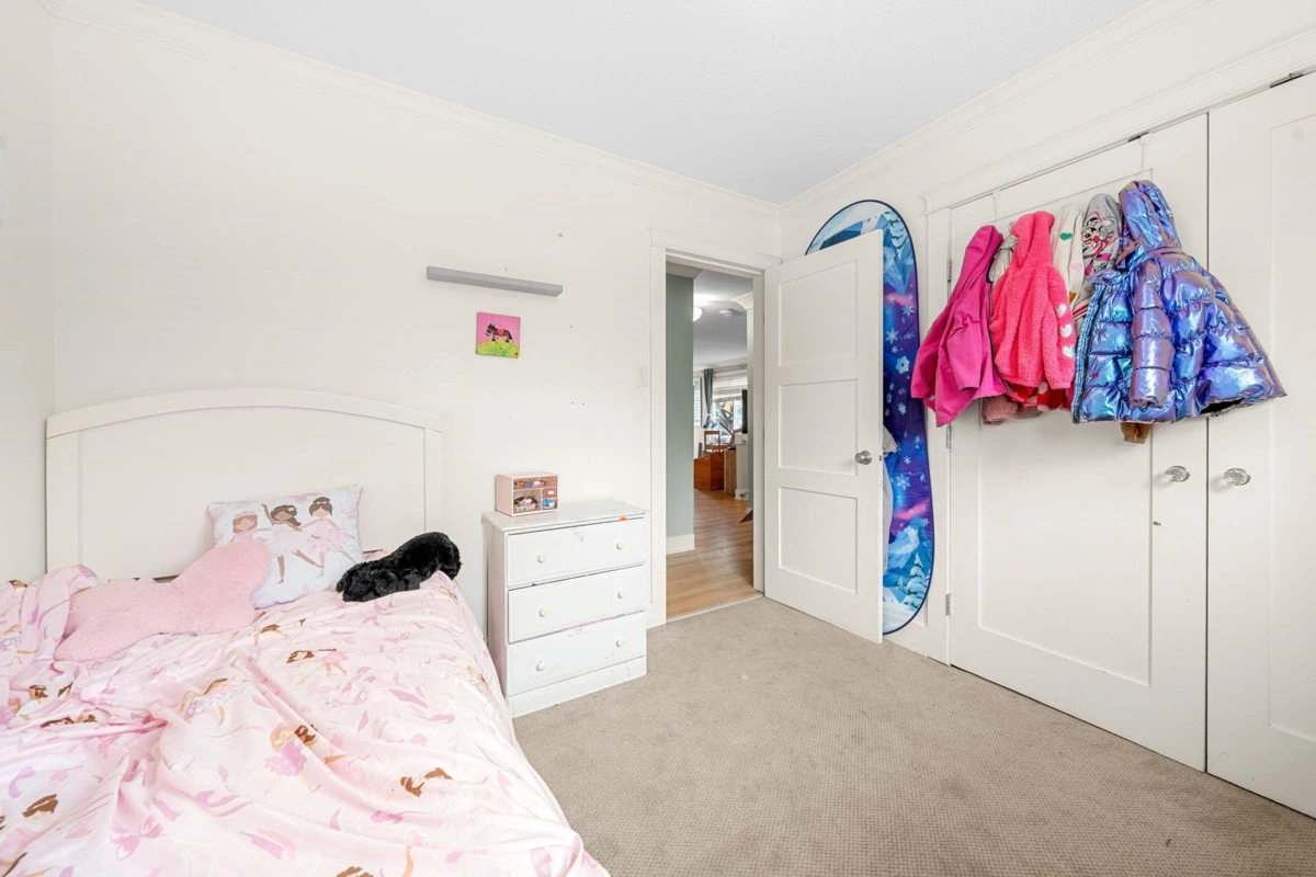 Basement Recreation Room Photo of 1276 Kent Street, White Rock, BC