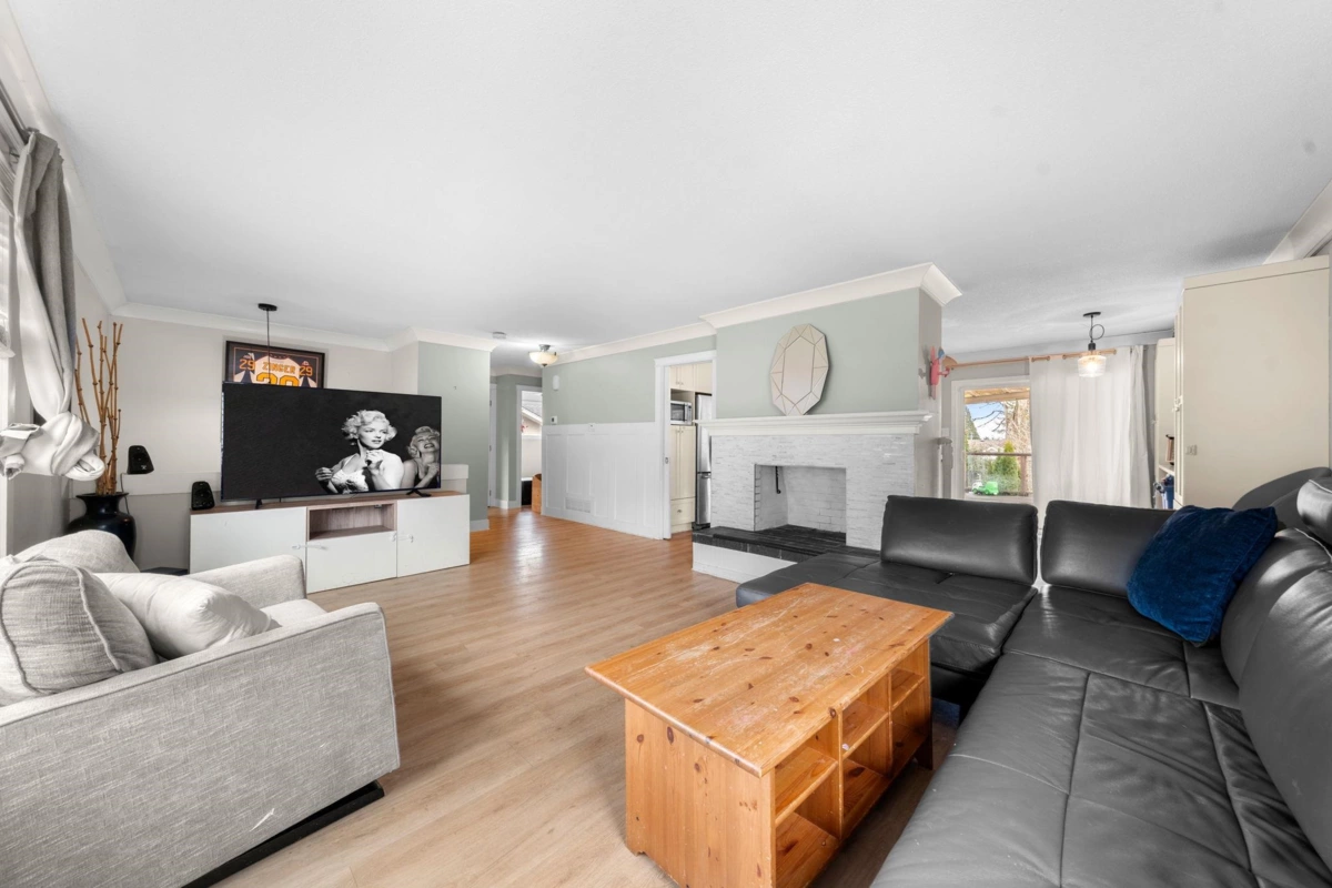 Dining Area Photo of 1276 Kent Street, White Rock, BC
