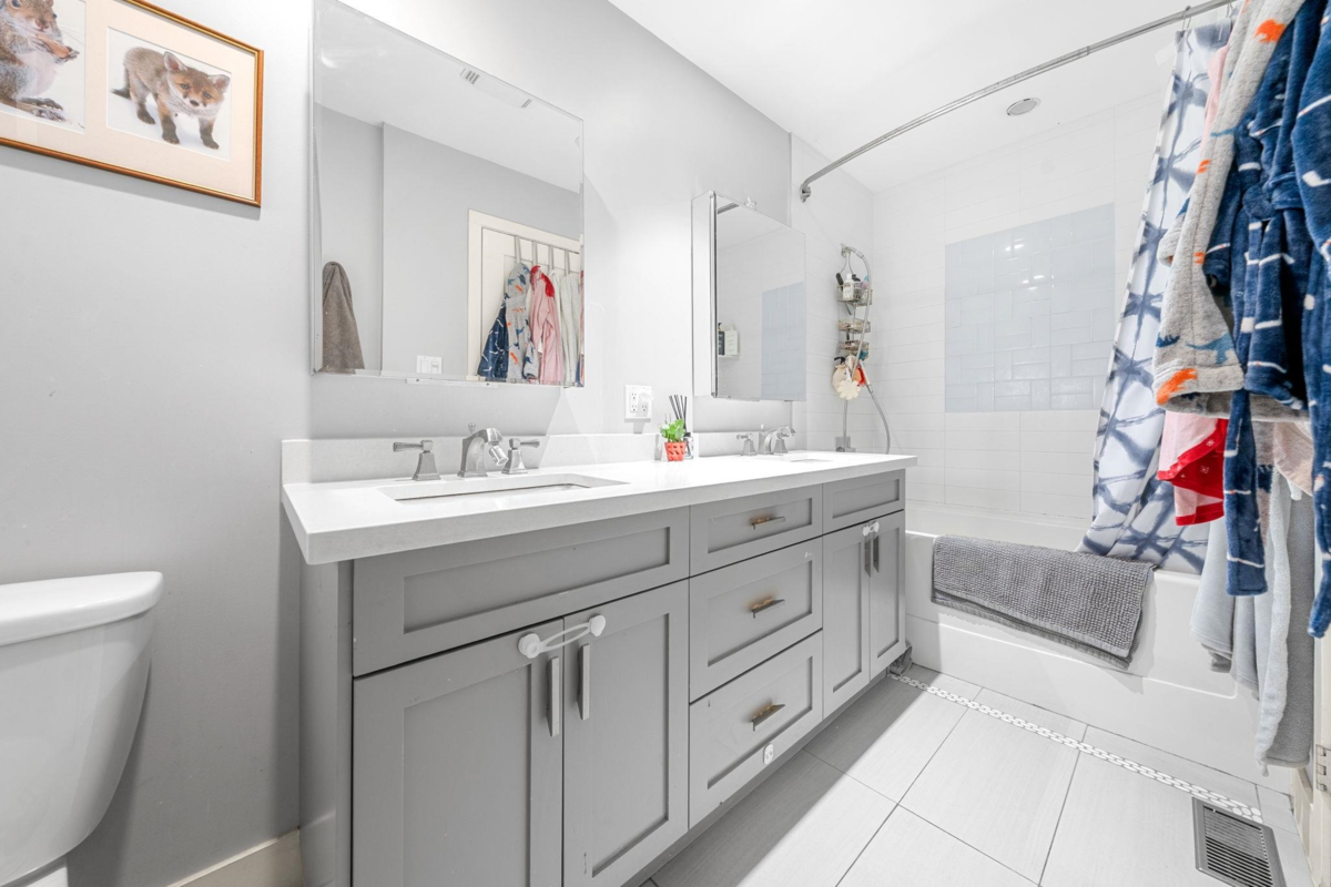 Outdoor Deck Photo of 1276 Kent Street, White Rock, BC