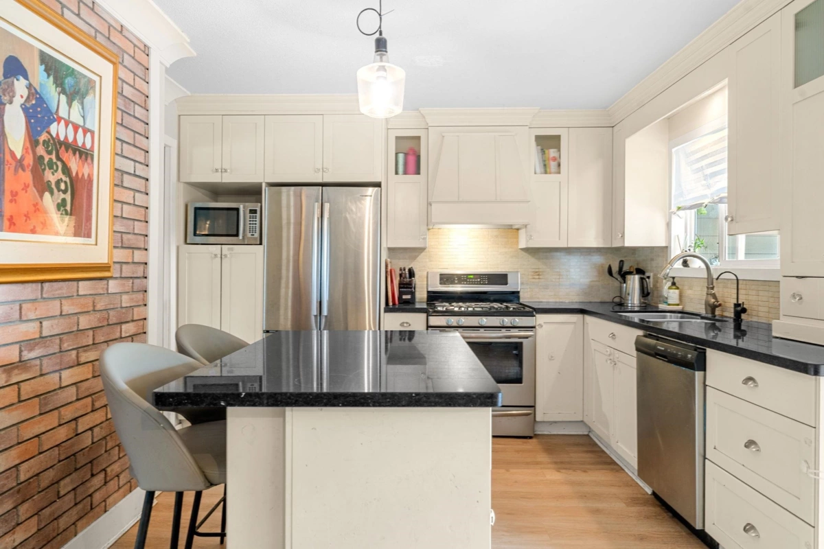 Primary Bedroom Photo of 1276 Kent Street, White Rock, BC