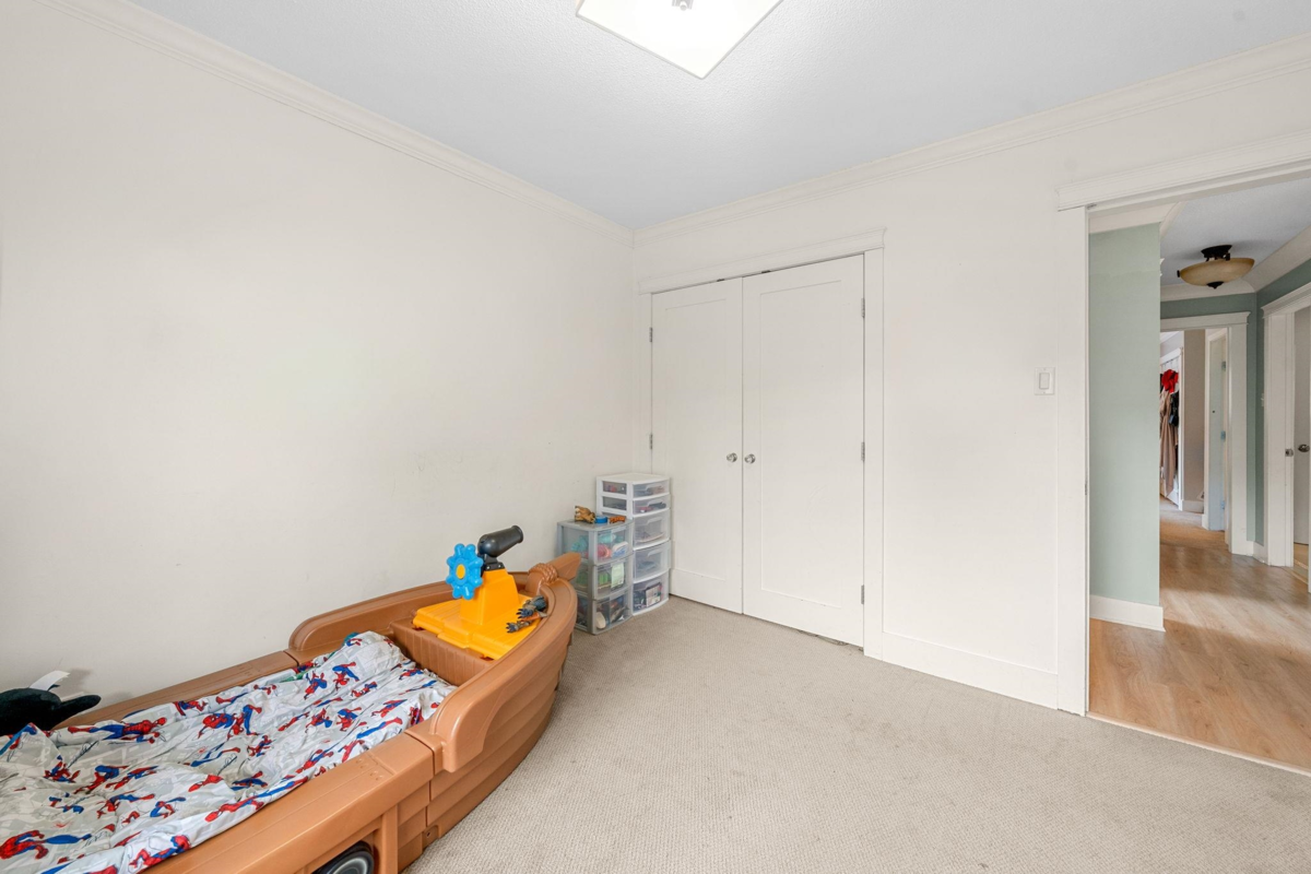 Staircase Photo of 1276 Kent Street, White Rock, BC