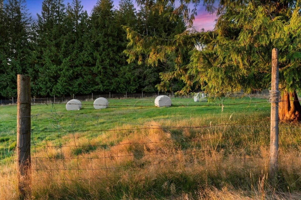 Breakfast Nook Photo of 49825 Larsen Road, Chilliwack, BC