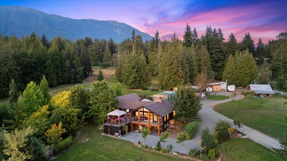 Family Room Photo of 49825 Larsen Road, Chilliwack, BC