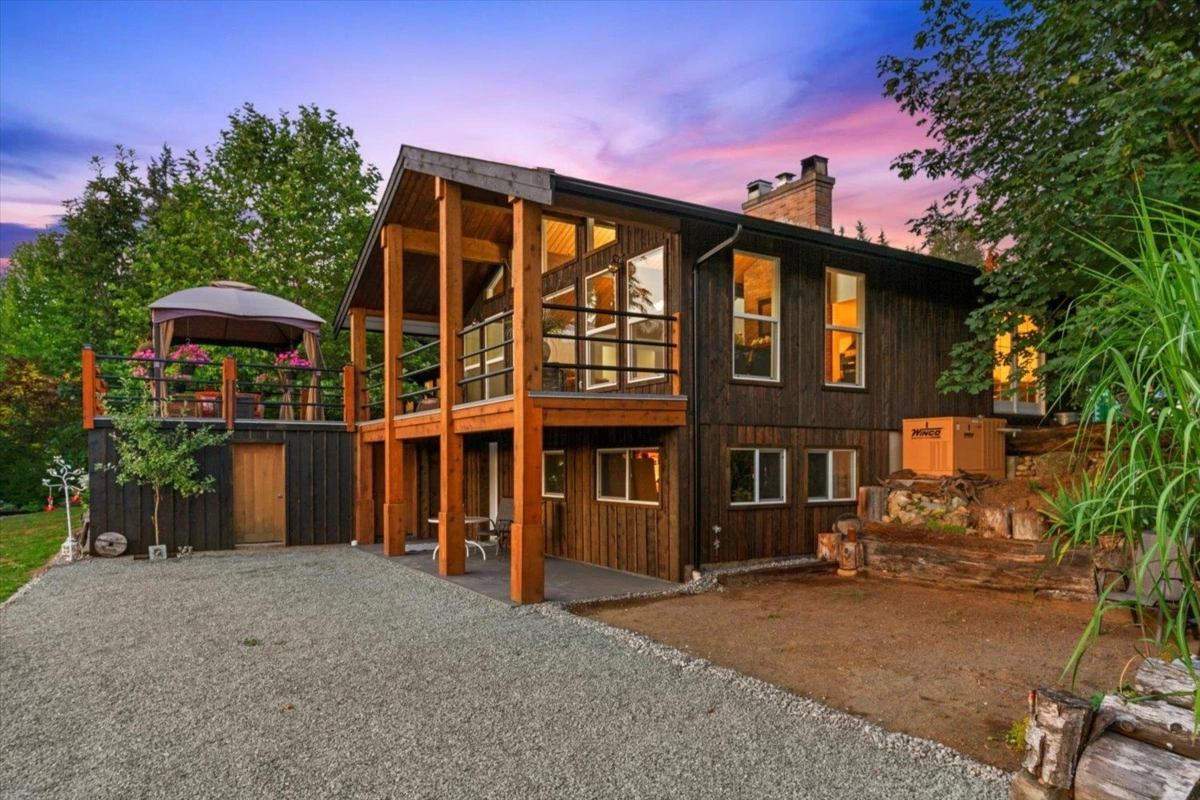 Living Room Photo of 49825 Larsen Road, Chilliwack, BC