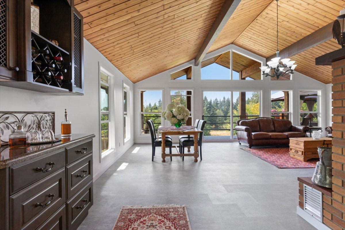 Primary Bathroom Photo of 49825 Larsen Road, Chilliwack, BC