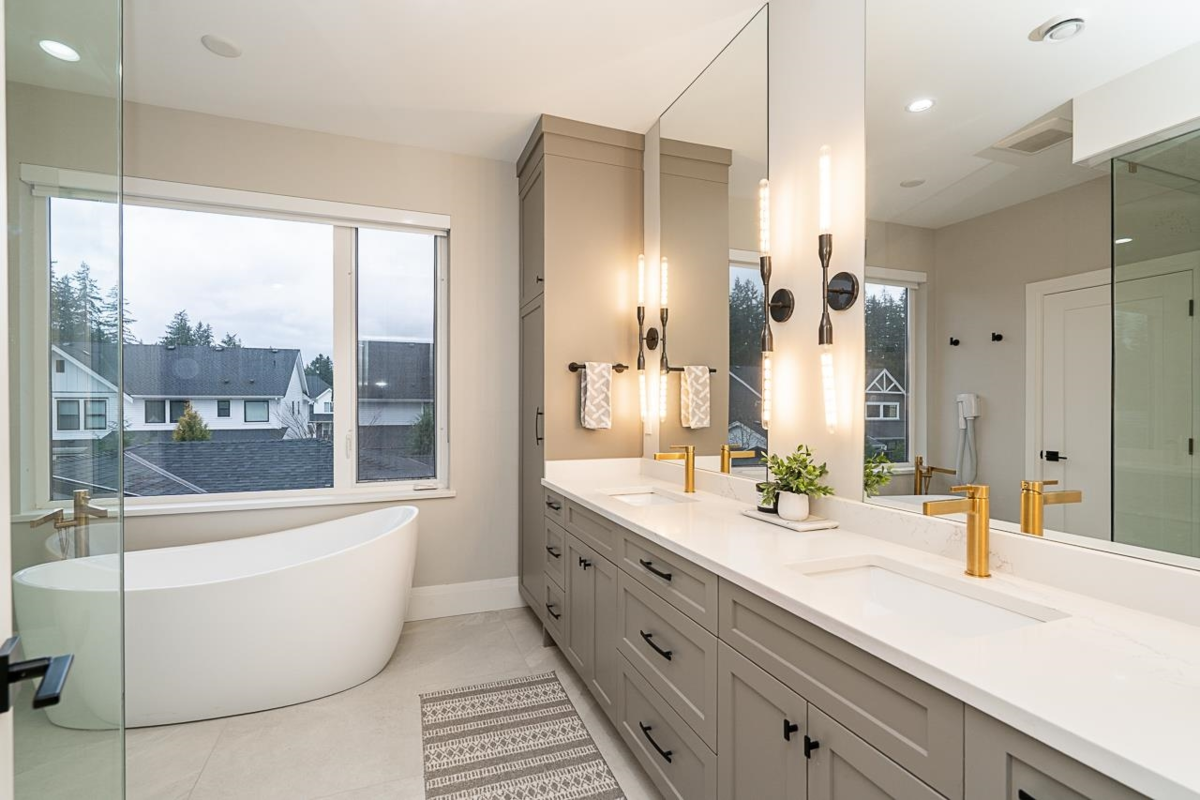 Basement Recreation Room Photo of 2833 204 Street, Langley, BC