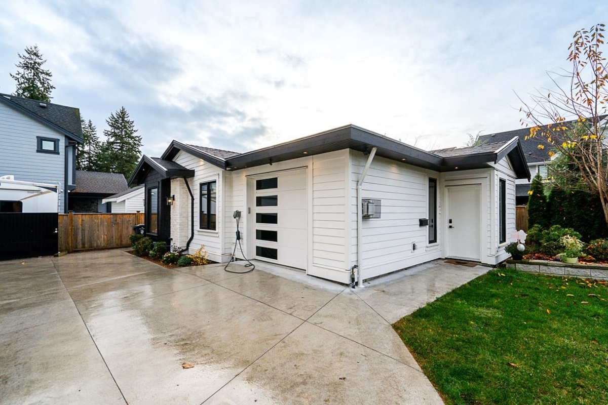 Front Yard Photo of 2833 204 Street, Langley, BC