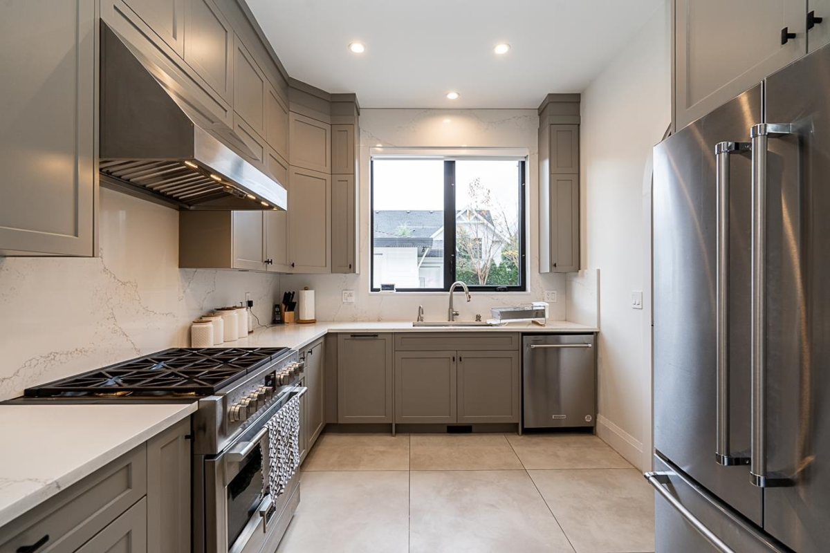 Walk-In Closet Photo of 2833 204 Street, Langley, BC