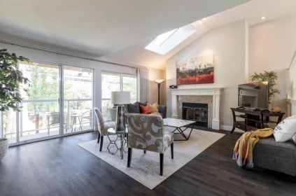 Dining Area Photo of 10 1781 130 Street, Surrey, BC
