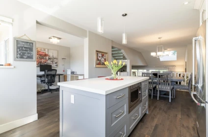 Kitchen Island Photo of 10 1781 130 Street, Surrey, BC
