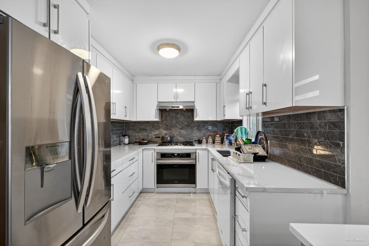 Basement Recreation Room Photo of 12079 84a Avenue, Surrey, BC