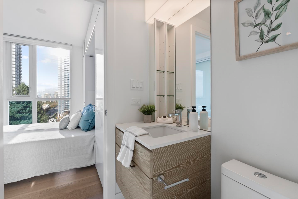 Guest Bathroom Photo of 1106 13438 Central Avenue, Surrey, BC