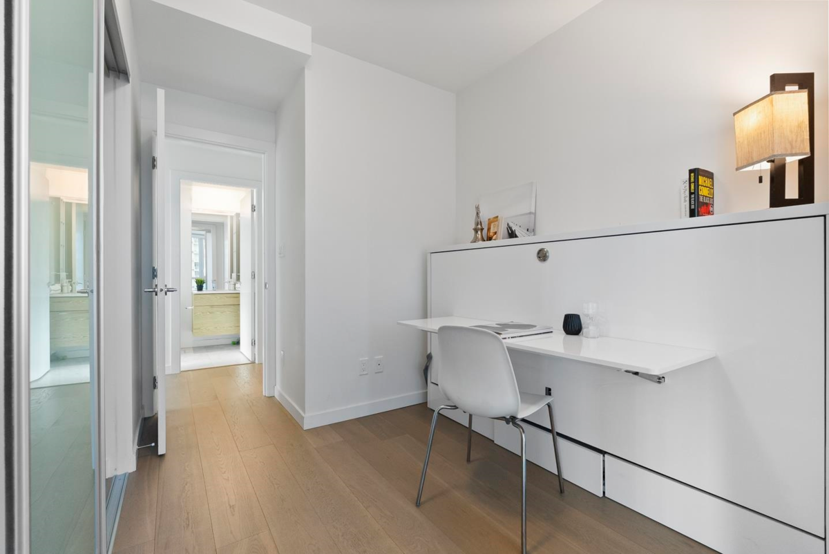 Hallway Photo of 1106 13438 Central Avenue, Surrey, BC