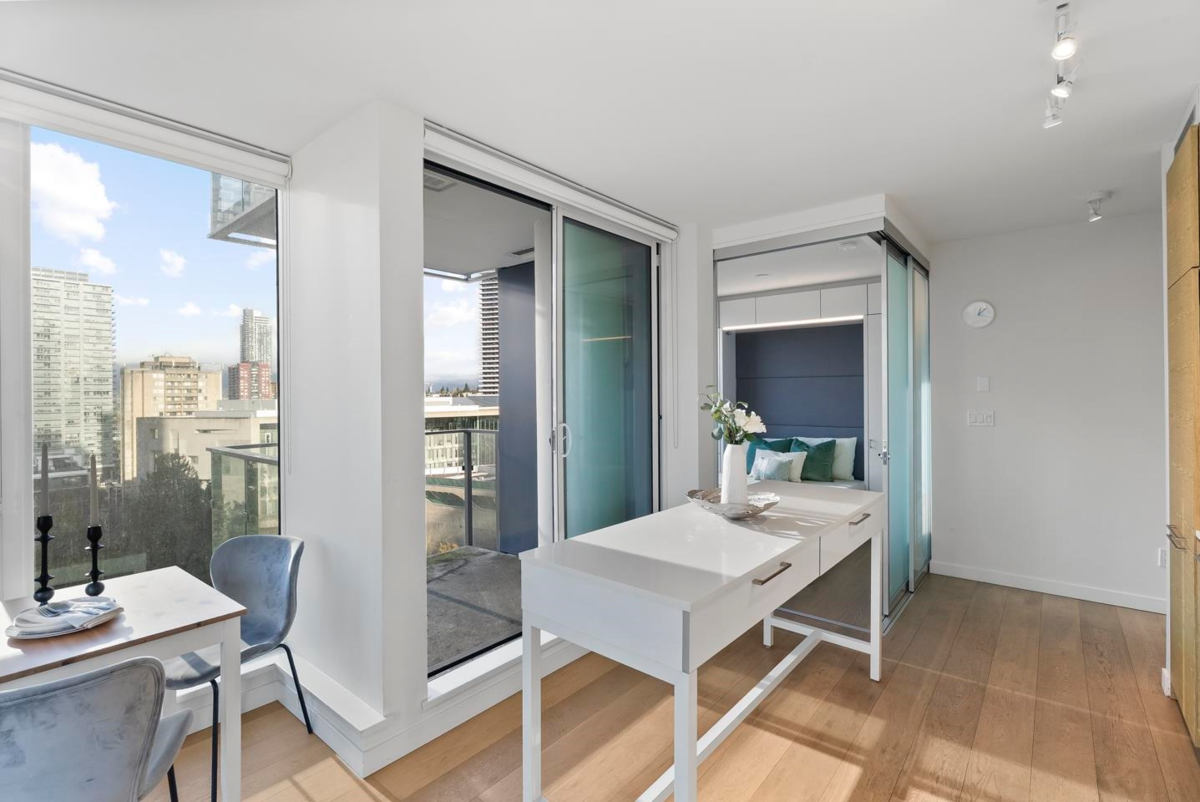 Kitchen Island Photo of 1106 13438 Central Avenue, Surrey, BC