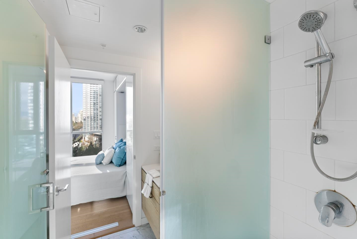 Powder Room Photo of 1106 13438 Central Avenue, Surrey, BC