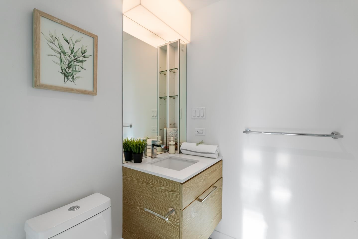 Primary Bathroom Photo of 1106 13438 Central Avenue, Surrey, BC