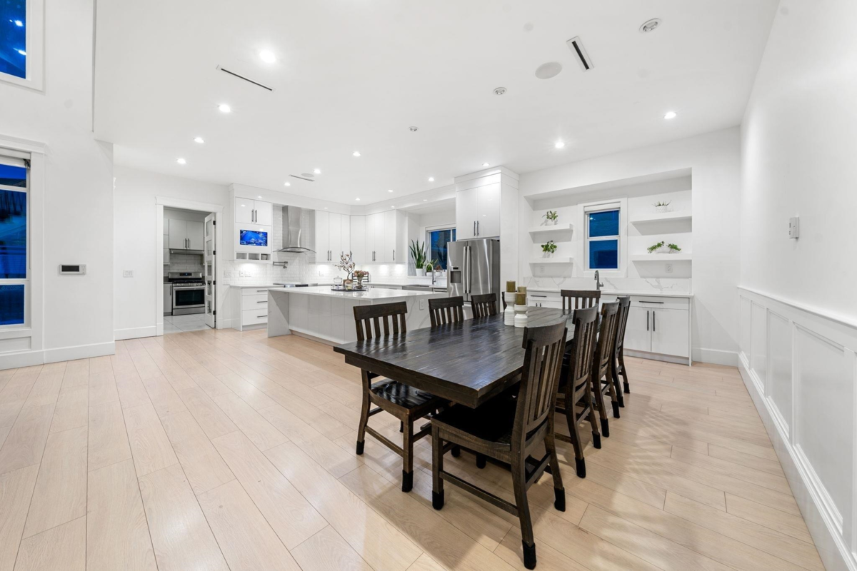 Walk-In Closet Photo of 23697 Old Yale Road, Langley, BC