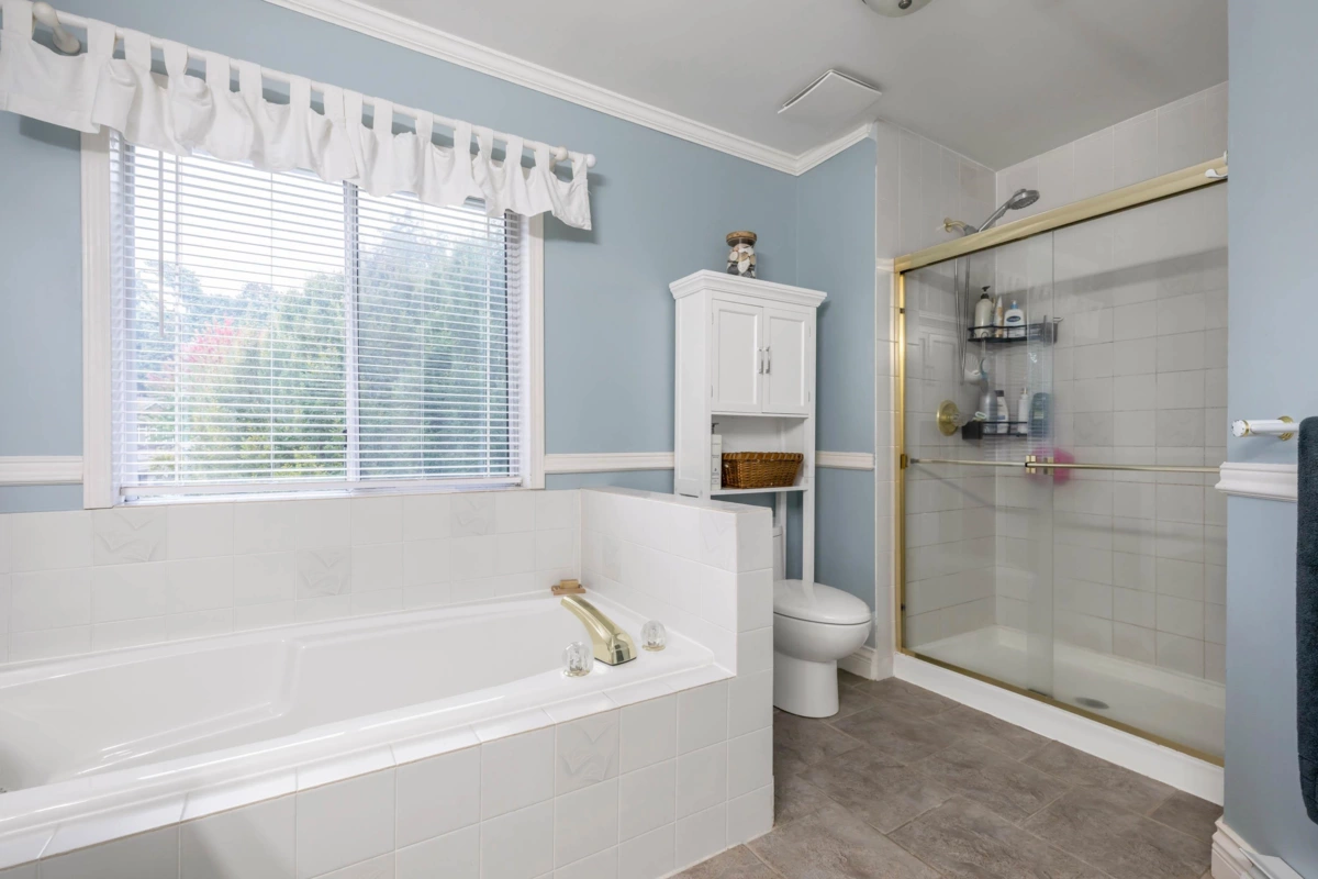 Hot Tub / Spa Photo of 3556 Dunsmuir Way, Abbotsford, BC