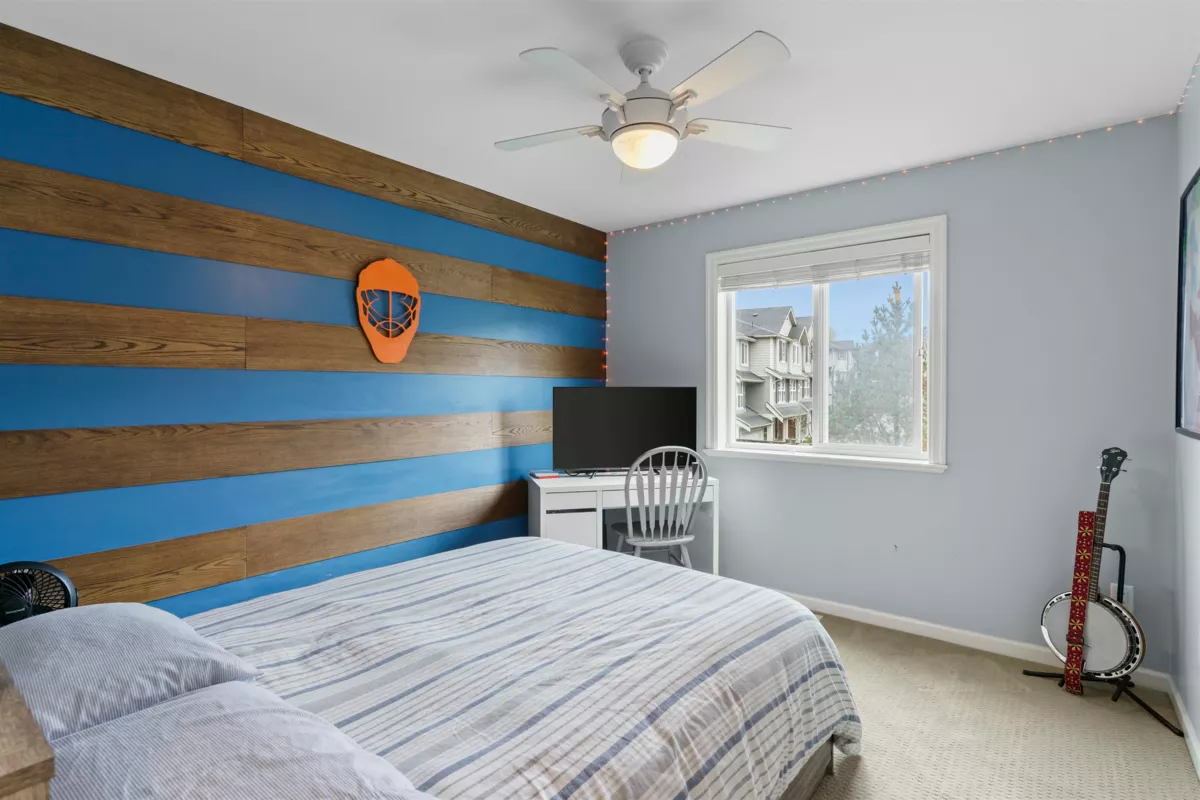 Powder Room Photo of 7065 208a Street, Langley, BC