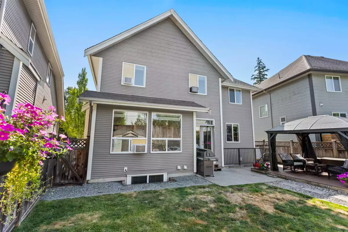 Swimming Pool Photo of 7065 208a Street, Langley, BC