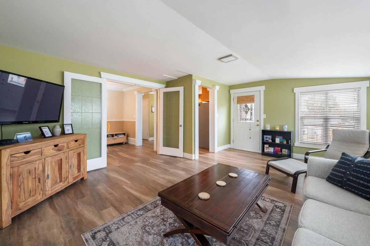 Family Room Photo of 27157 28 Avenue, Langley, BC