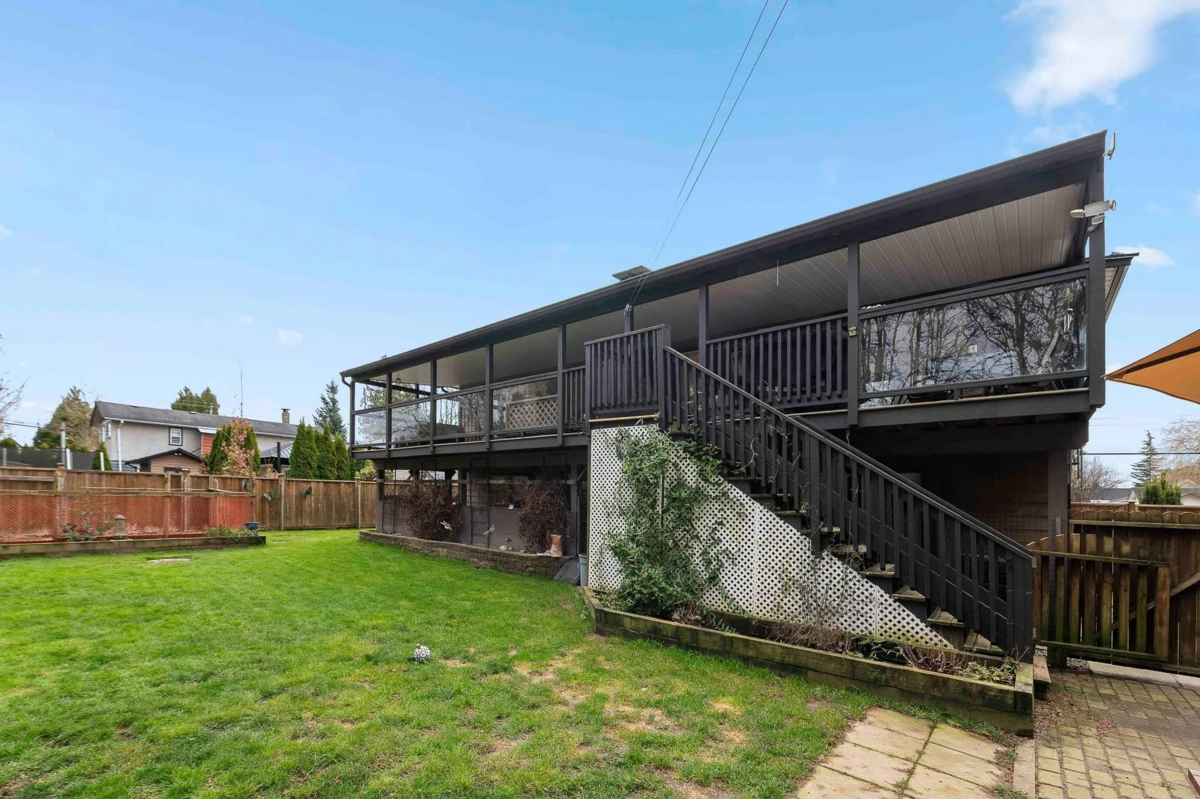 Front Yard Photo of 27157 28 Avenue, Langley, BC