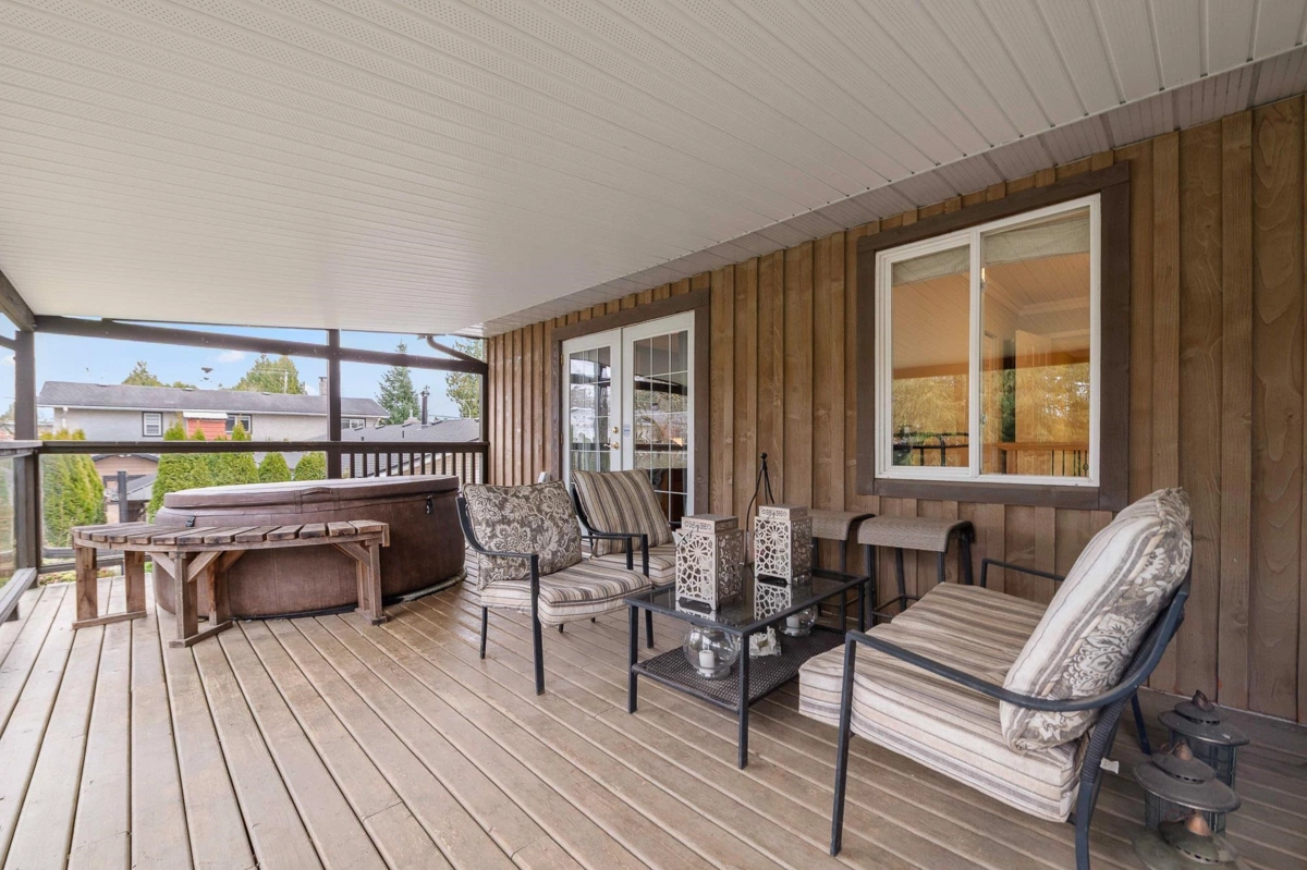 Hallway Photo of 27157 28 Avenue, Langley, BC