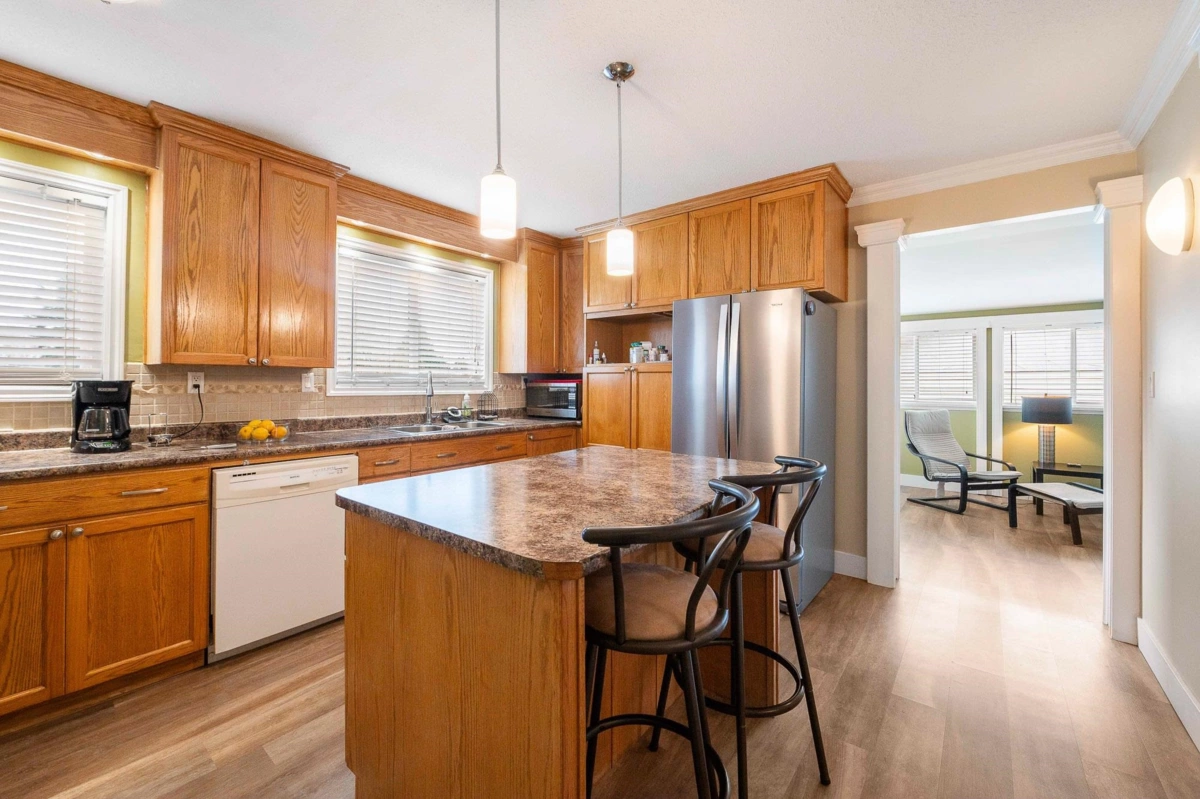 Kitchen Photo of 27157 28 Avenue, Langley, BC