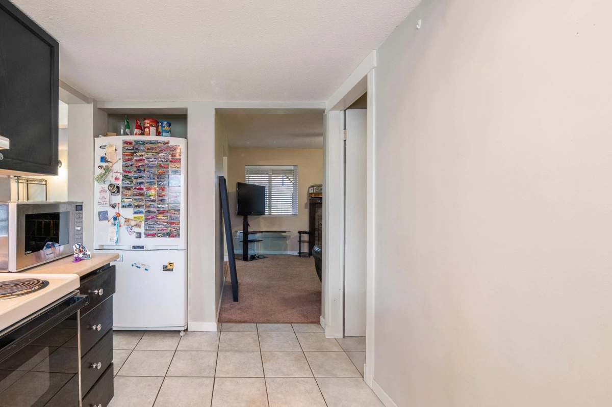 Powder Room Photo of 27157 28 Avenue, Langley, BC