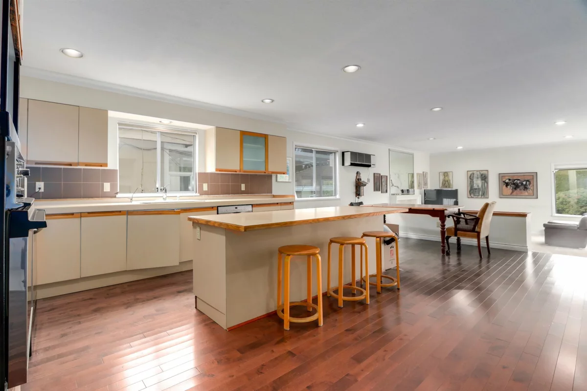 Walk-In Closet Photo of 2005 W 46th Avenue, Vancouver, BC