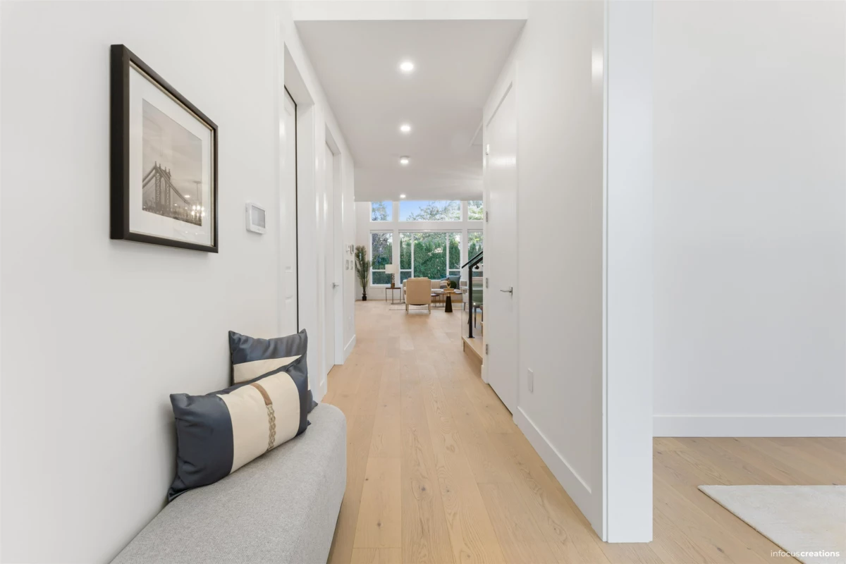 Family Room Photo of 5754 16a Avenue, Delta, BC