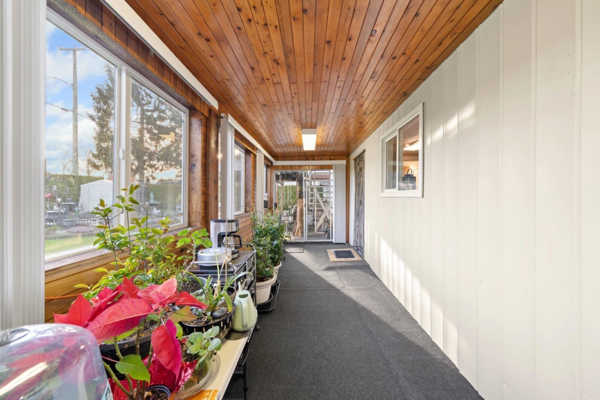 Backyard Photo of 5812 48a Avenue, Delta, BC