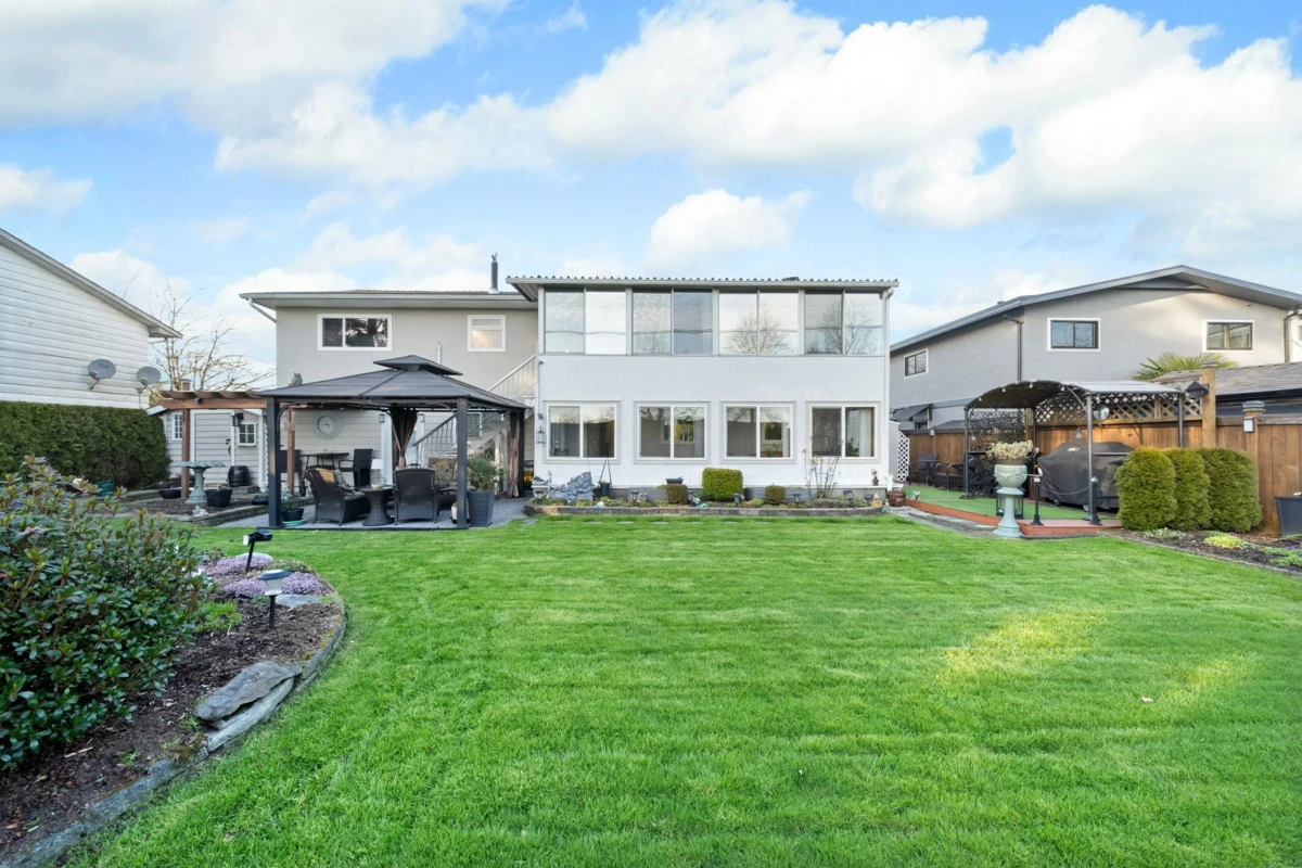 Front Yard Photo of 5812 48a Avenue, Delta, BC