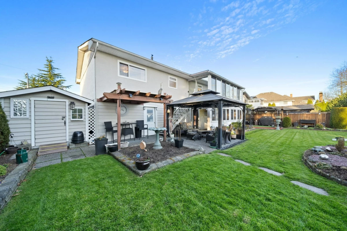 Garden / Landscaping Photo of 5812 48a Avenue, Delta, BC