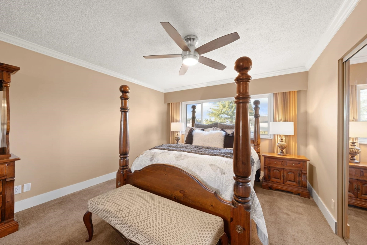 Guest Bathroom Photo of 5812 48a Avenue, Delta, BC