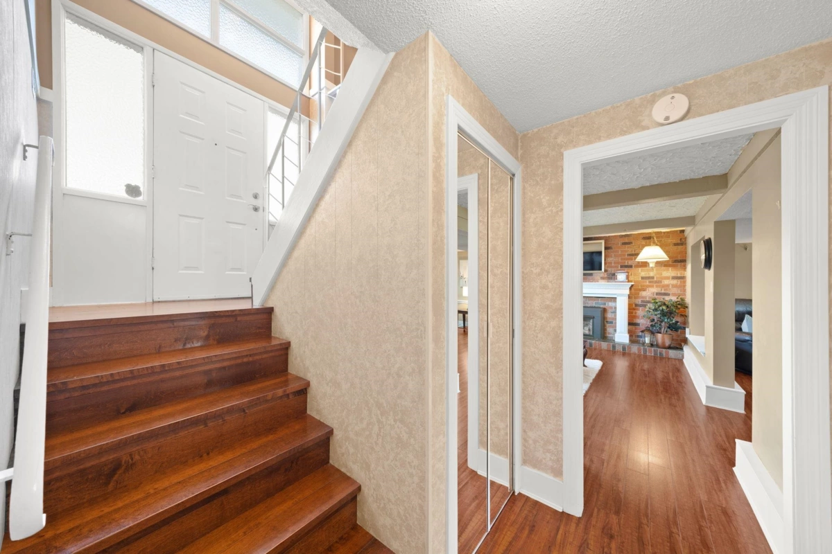 Laundry Room Photo of 5812 48a Avenue, Delta, BC