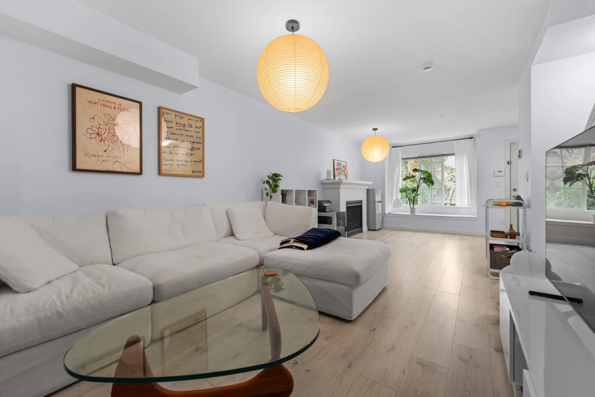 Dining Area Photo of 7336 Salisbury Avenue, Burnaby, BC