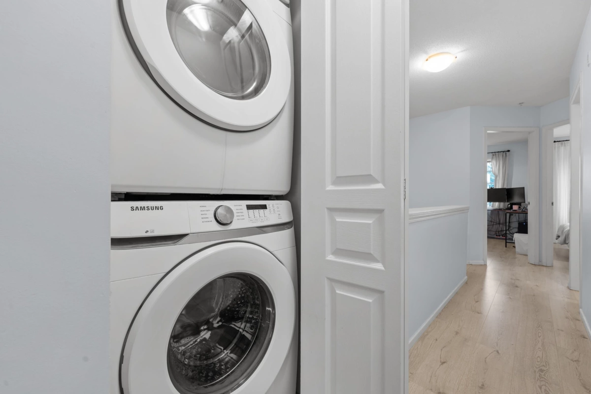 Entry Foyer Photo of 7336 Salisbury Avenue, Burnaby, BC