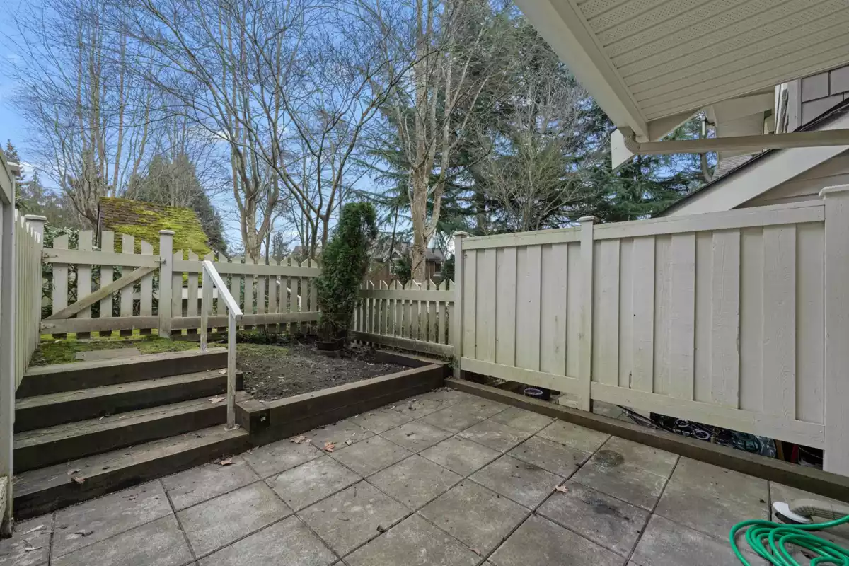 Hallway Photo of 7336 Salisbury Avenue, Burnaby, BC