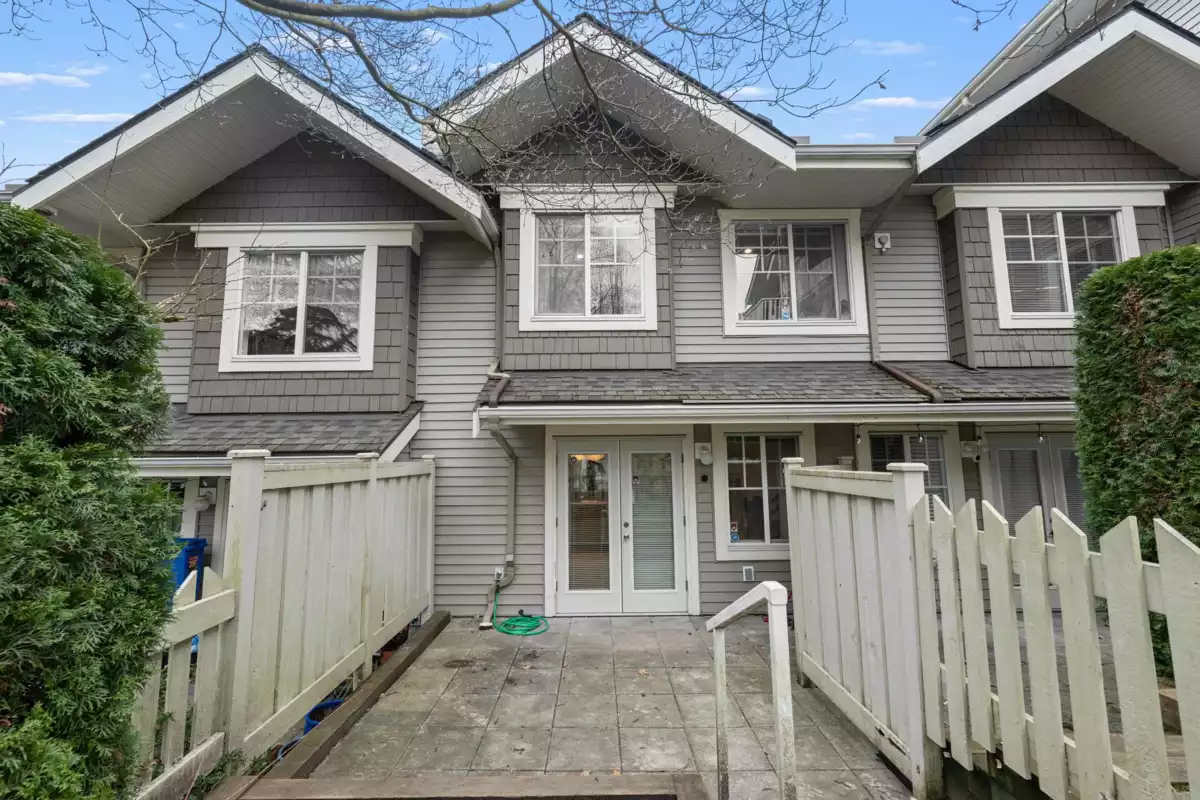 Outdoor Patio Photo of 7336 Salisbury Avenue, Burnaby, BC