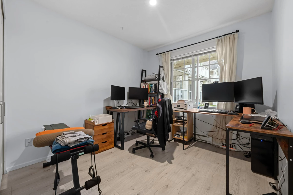 Primary Bathroom Photo of 7336 Salisbury Avenue, Burnaby, BC