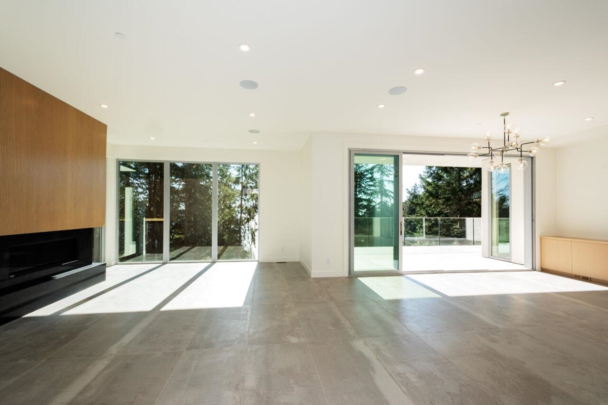 Breakfast Nook Photo of 4437 Piccadilly North, West Vancouver, BC