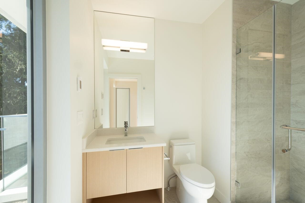 Front Yard Photo of 4437 Piccadilly North, West Vancouver, BC