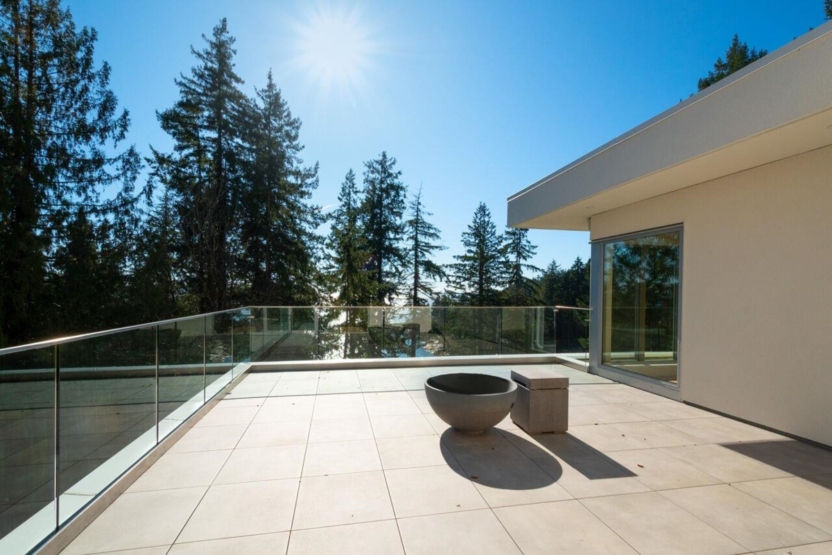 Outdoor Patio Photo of 4437 Piccadilly North, West Vancouver, BC