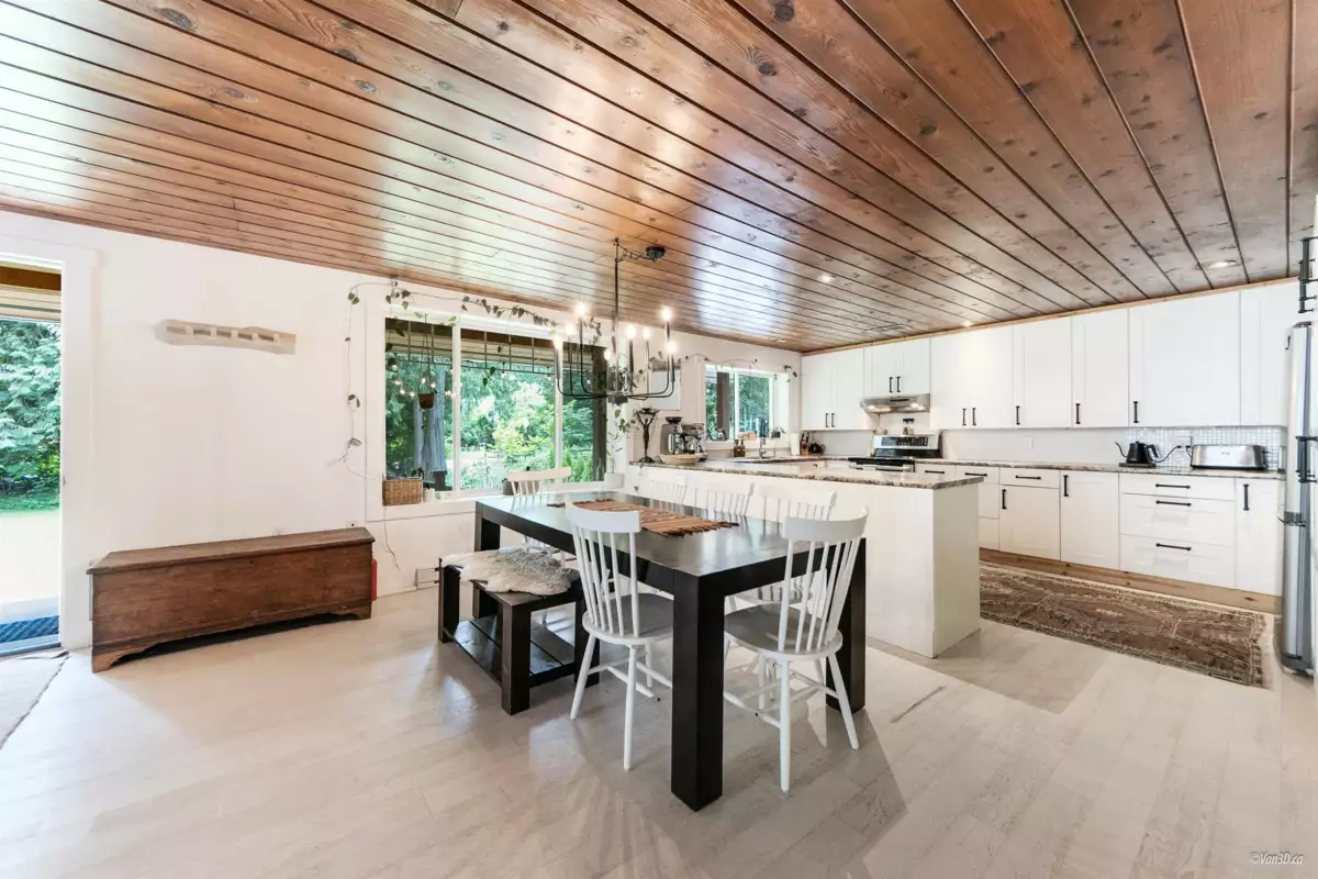 Breakfast Nook Photo of 14848 Squamish Valley Road, Squamish, BC