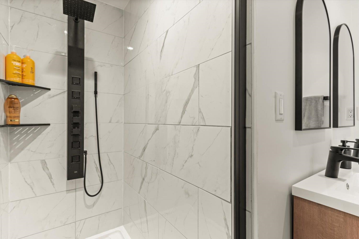 Backyard Photo of 6111 Dundee Place, Chilliwack, BC